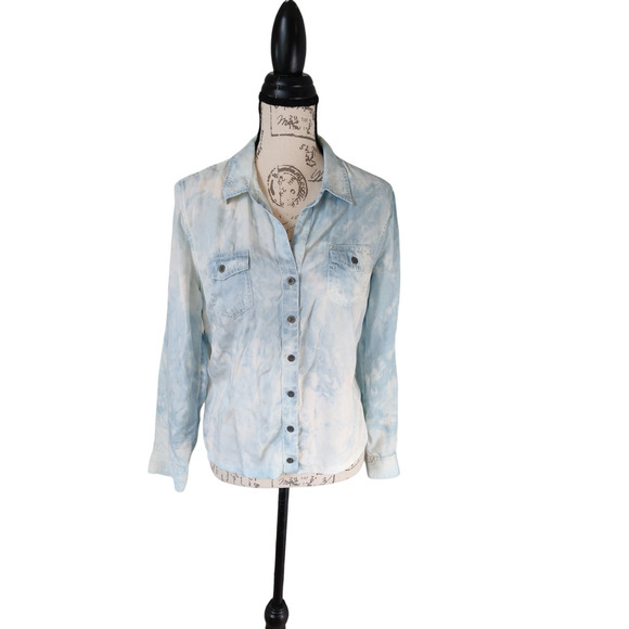 Nic+Zoe Chambray Button Down Shirt Washed Tie Dye Long Sleeve 100% Lyocell Sz M - Picture 1 of 7